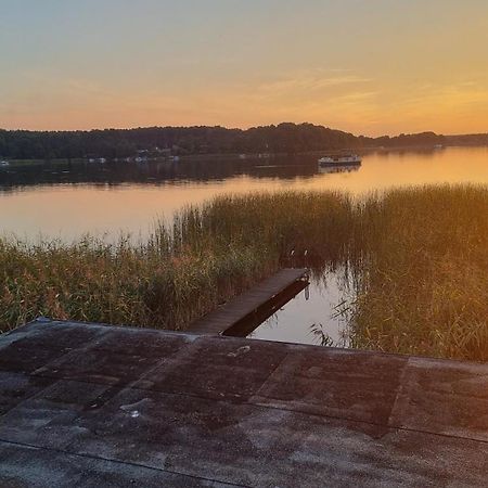 Mecklenburgische Seenplatte - Fh Mit Optionalem Steg Und Ruderboot Grosszerlang Экстерьер фото