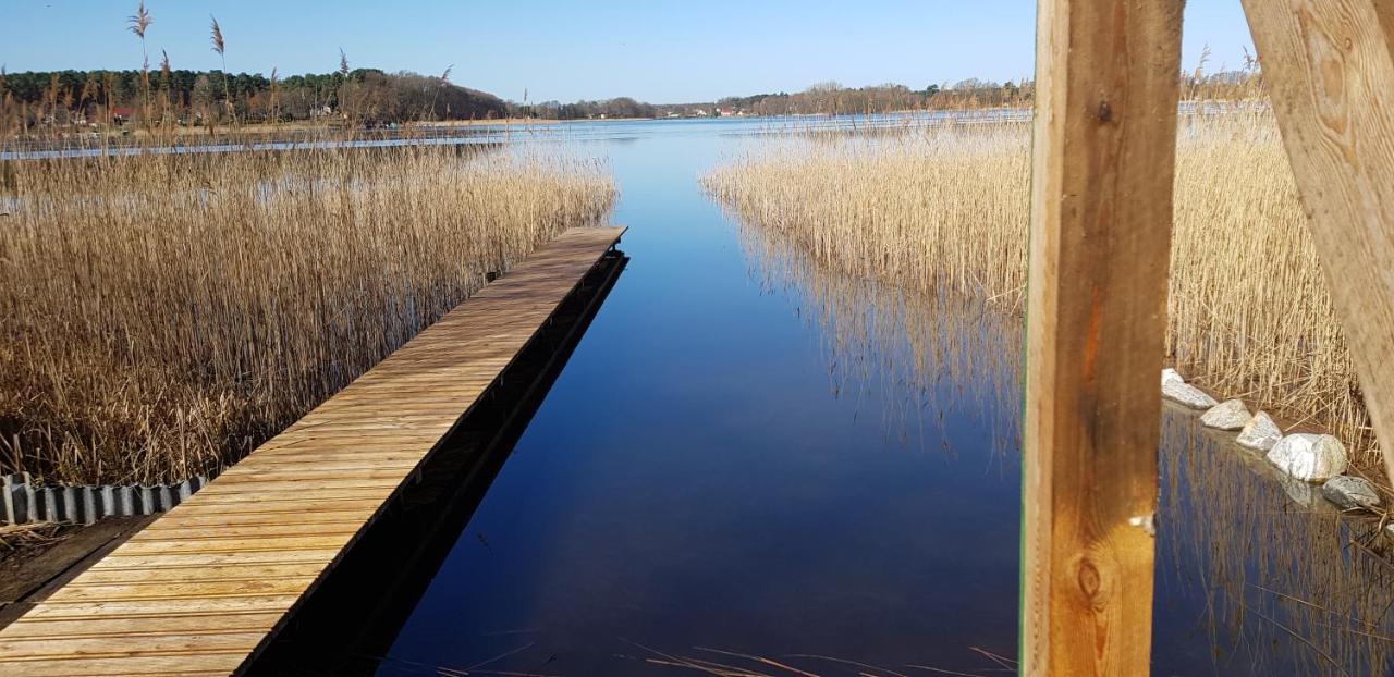 Mecklenburgische Seenplatte - Fh Mit Optionalem Steg Und Ruderboot Grosszerlang Экстерьер фото